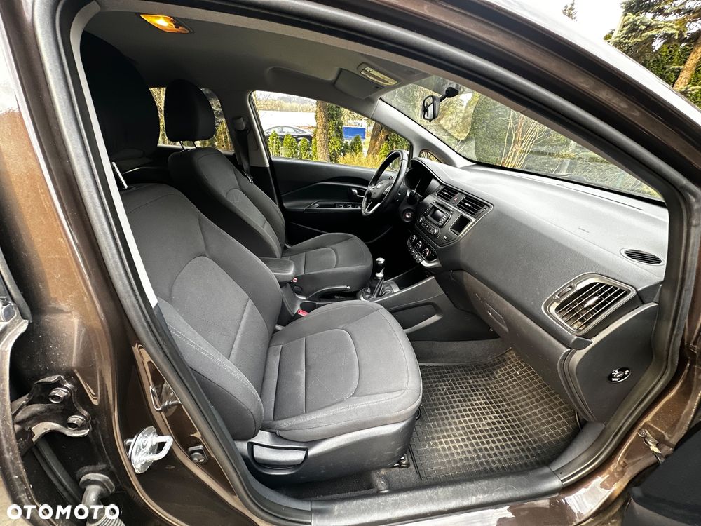 Kia Rio 1.2 L - 7