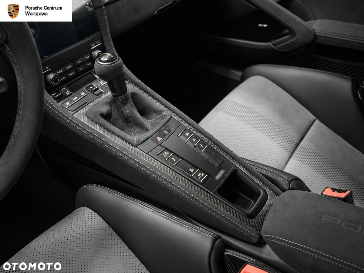Porsche 718 Cayman - 12
