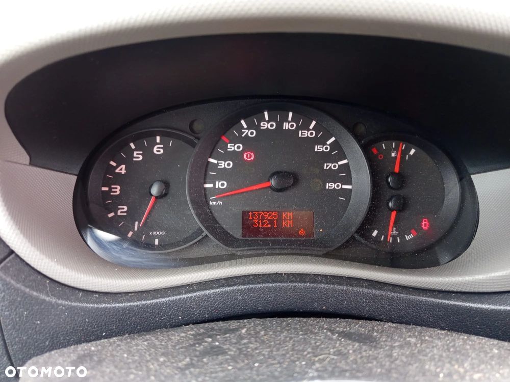 Nissan NV400 - 18