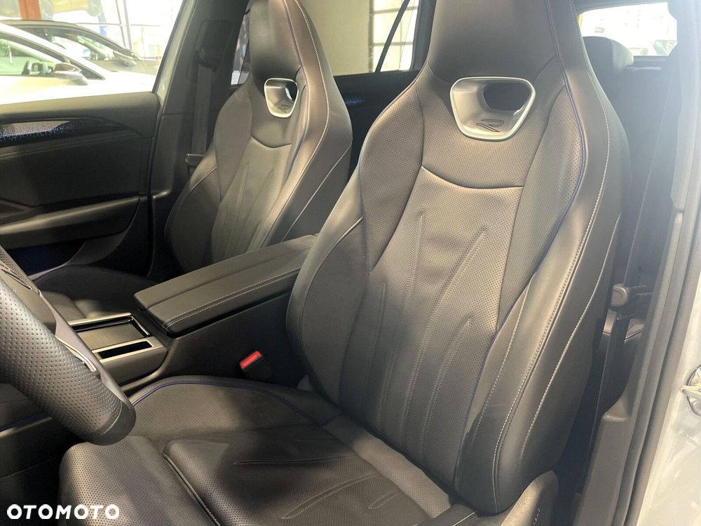 Volkswagen Passat - 17