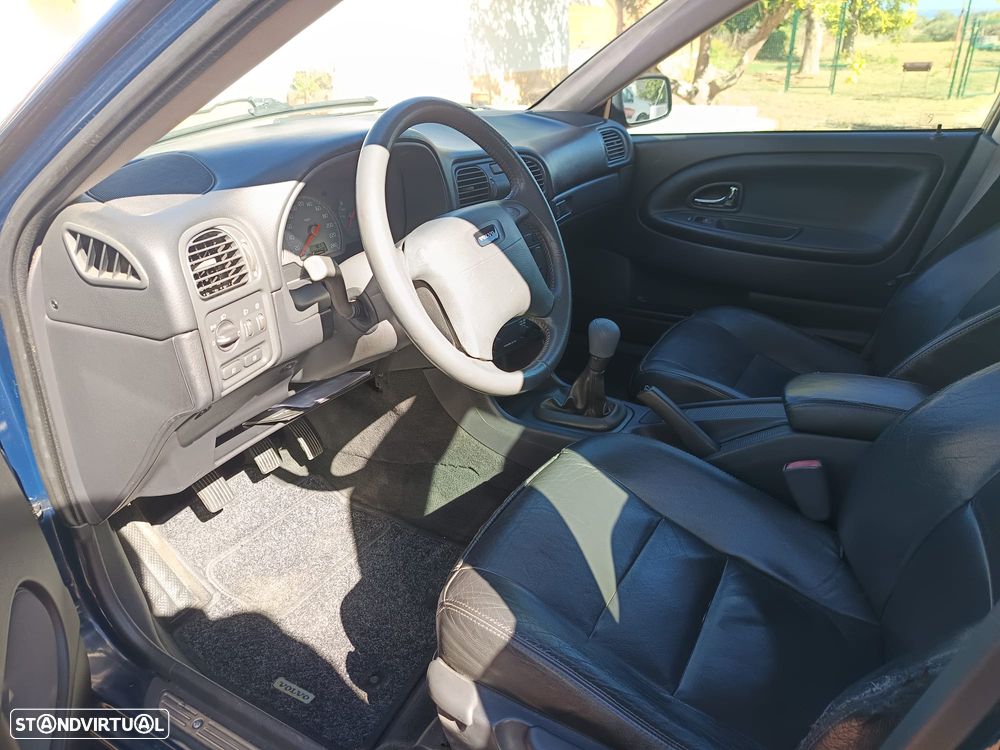 Volvo V40 Cross Country - 9
