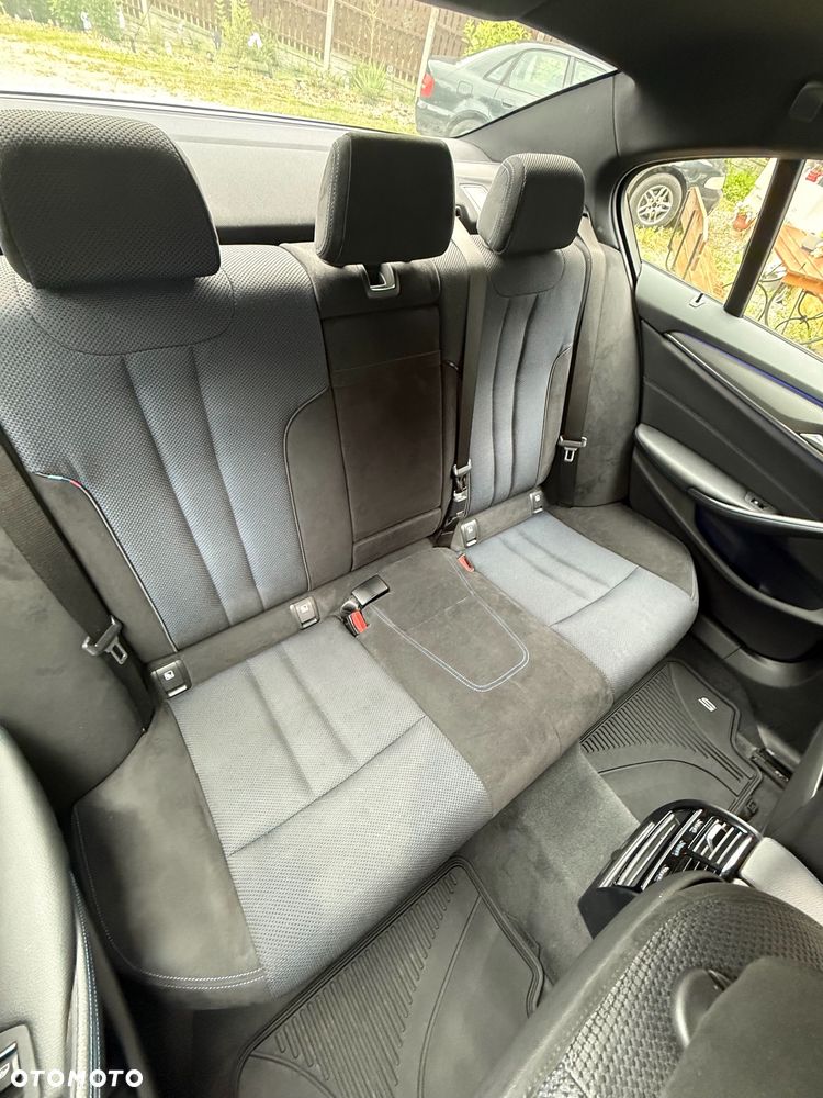 BMW Seria 5 518d M Sport - 14