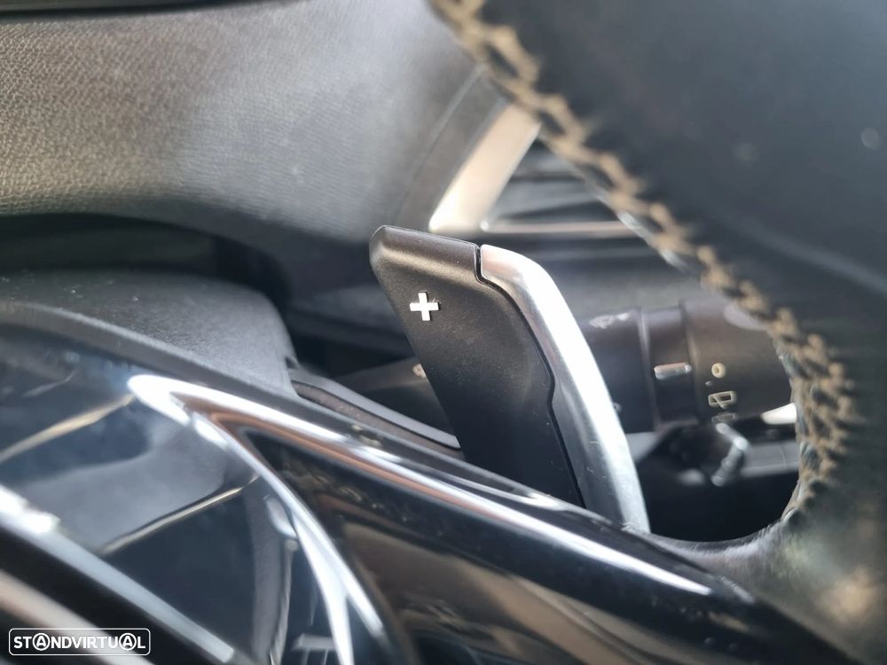 Peugeot 3008 1.2 PureTech Allure Pack EAT8 - 28