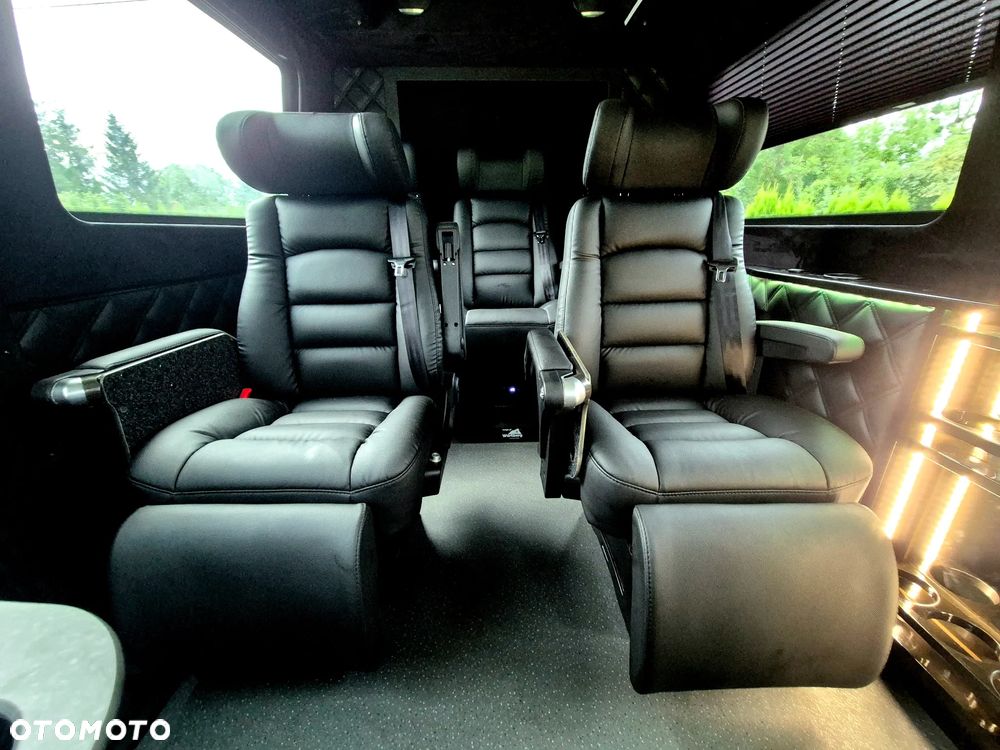 Mercedes-Benz Sprinter - 13