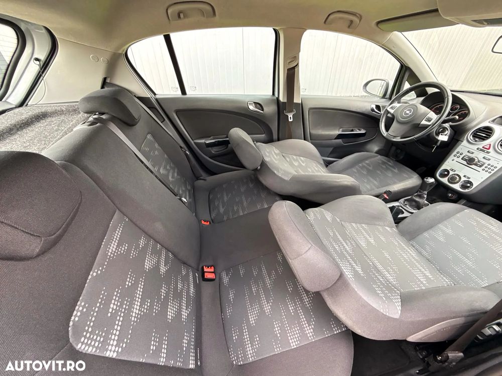 Opel Corsa 1.2 Essentia - 23