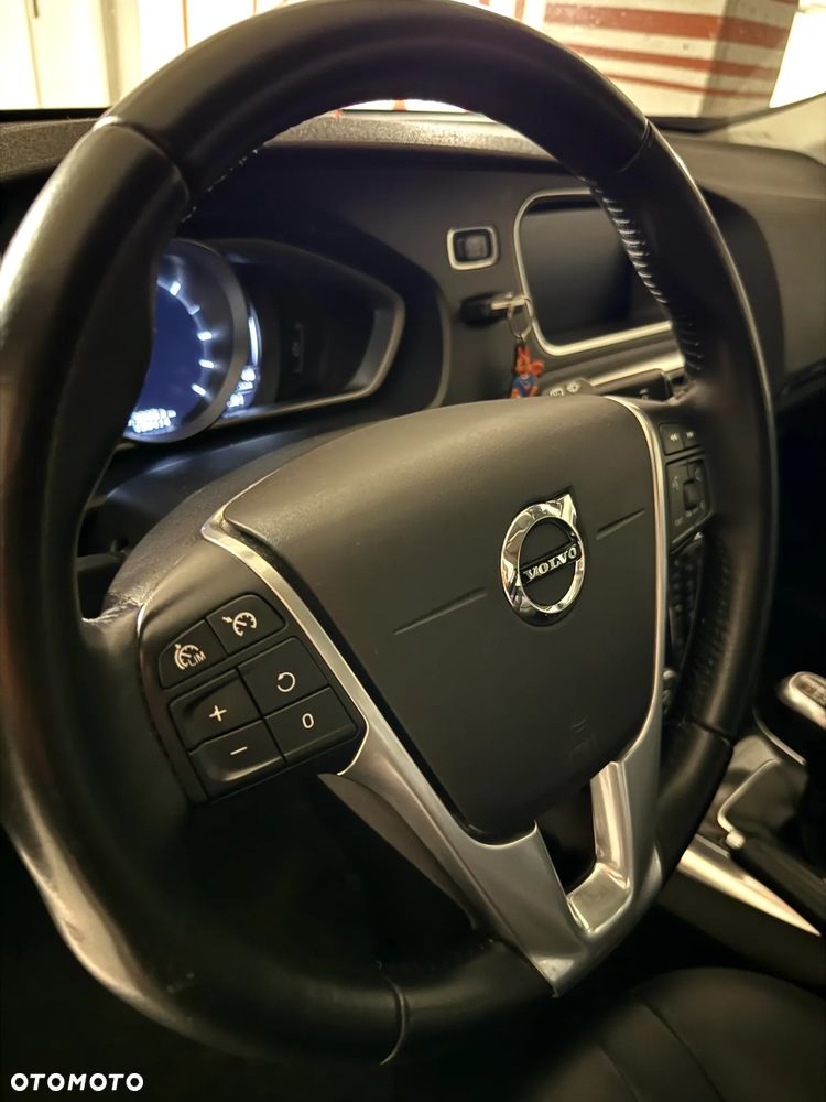 Volvo V40 D2 Inscription - 8