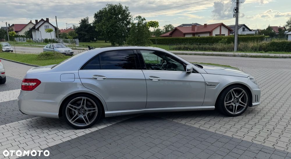 Mercedes-Benz Klasa E 63 AMG - 13