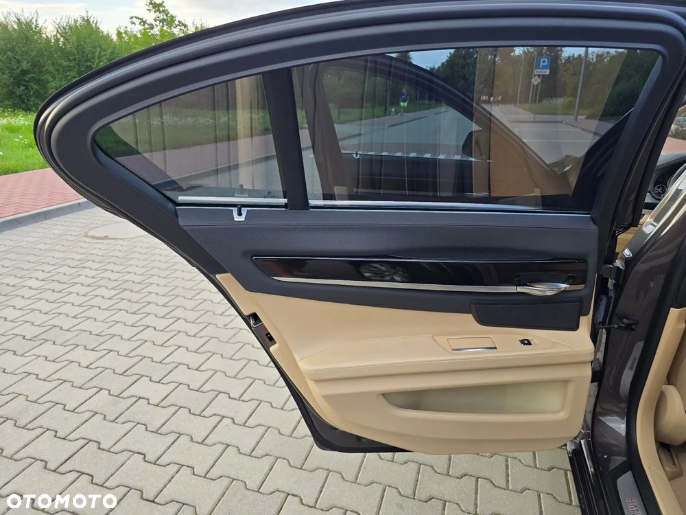 BMW Seria 7 750d xDrive Blue Performance Edition Exclusive - 21