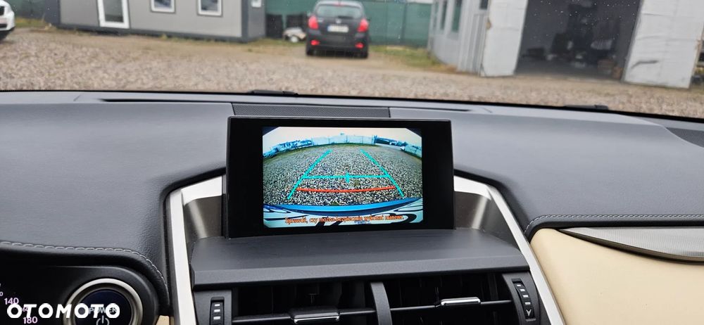 Lexus NX 300h Business Edition - 36