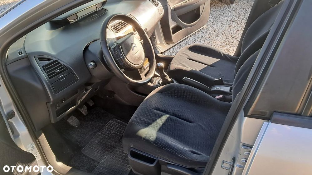 Citroën C4 1.4 16V Style - 12