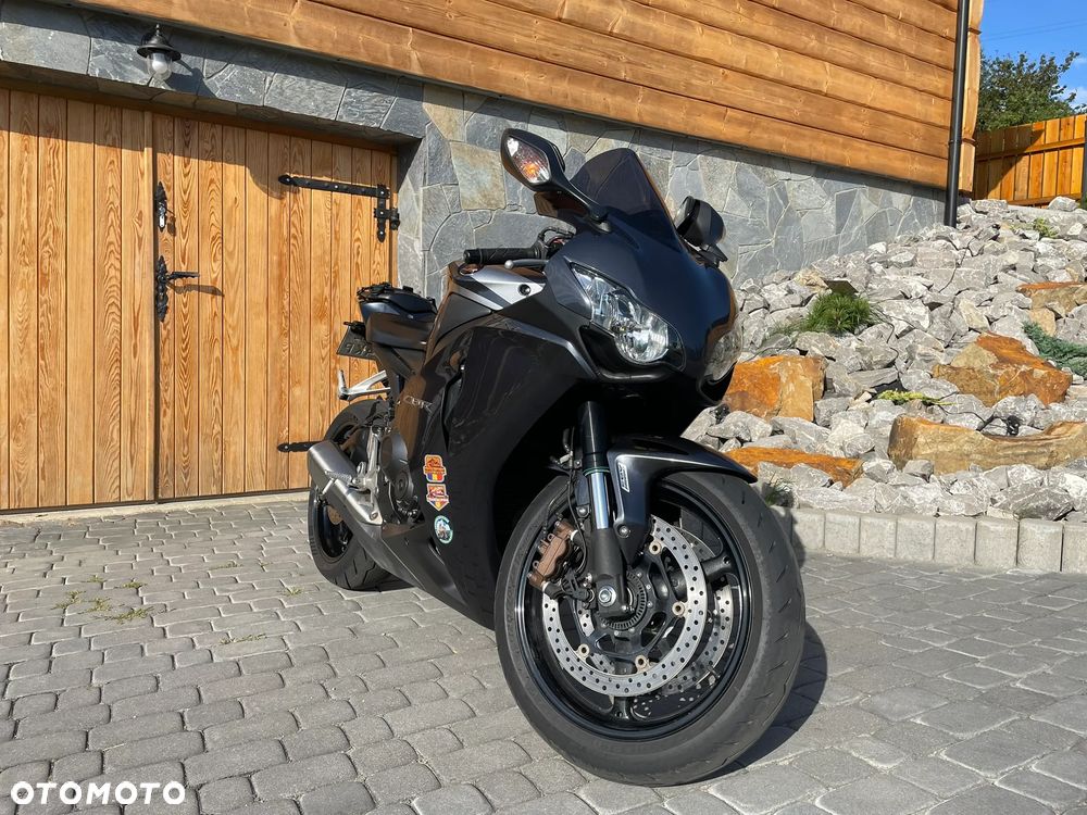 Honda CBR - 7