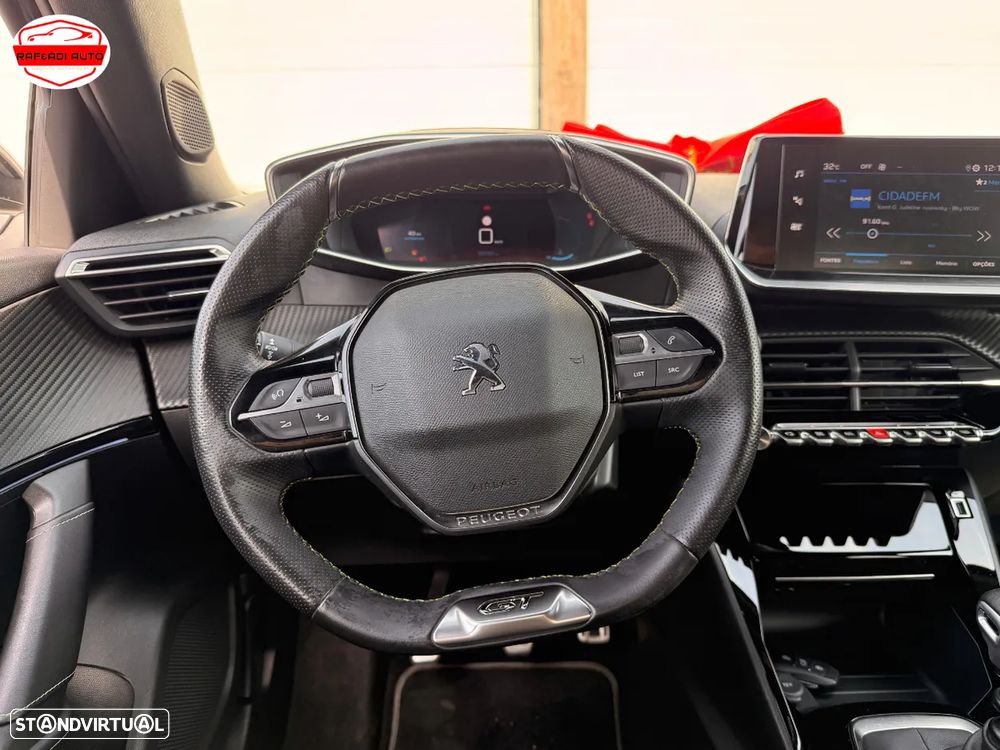 Peugeot 2008 1.2 PureTech GT Line - 21