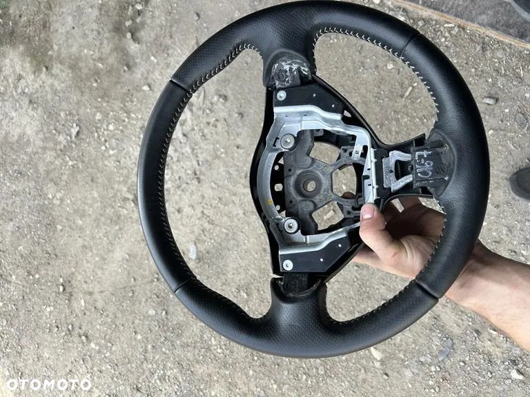 Kierownica skóra Nissan Juke I F15 - 2