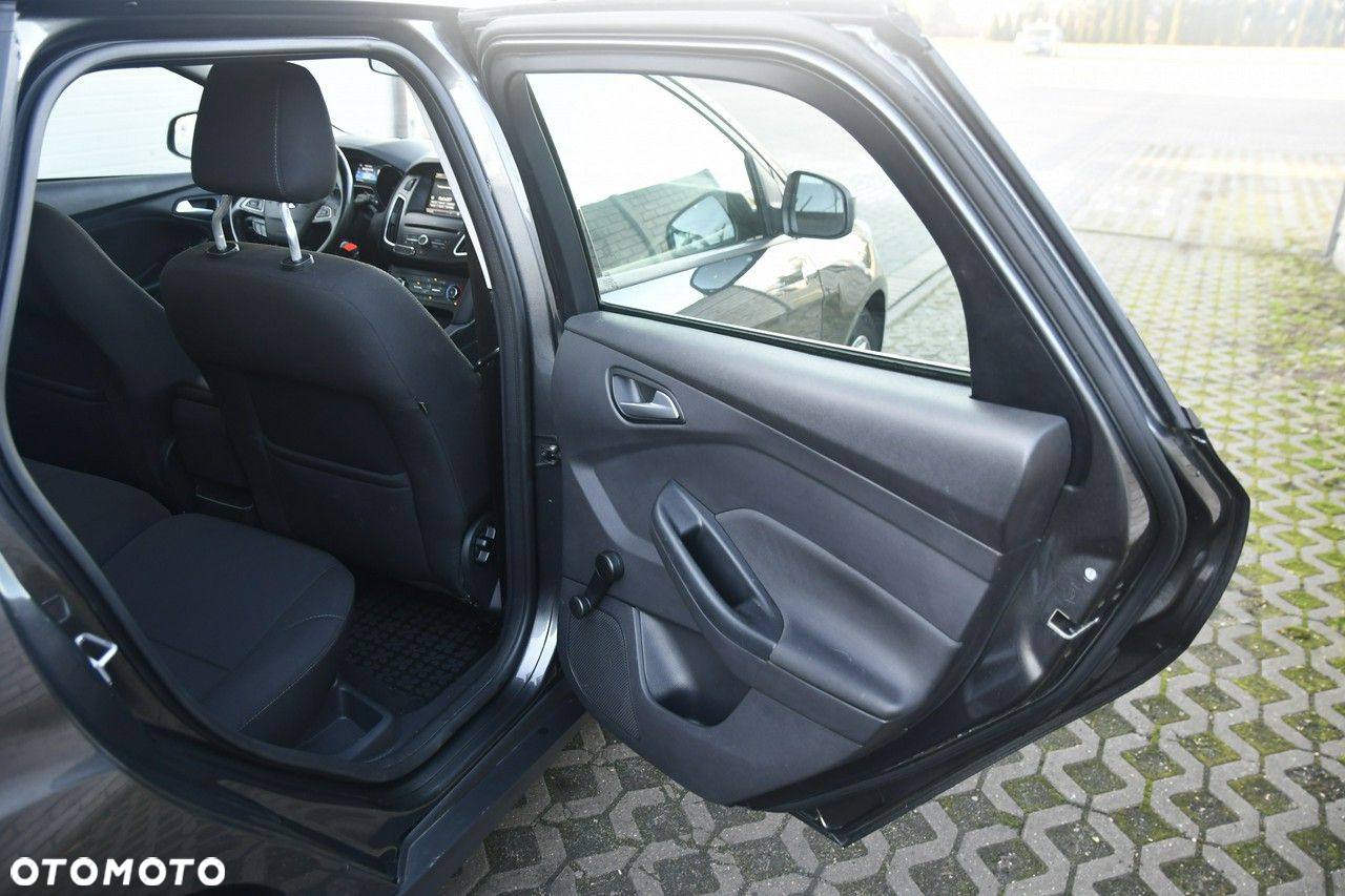 Ford Focus - 22