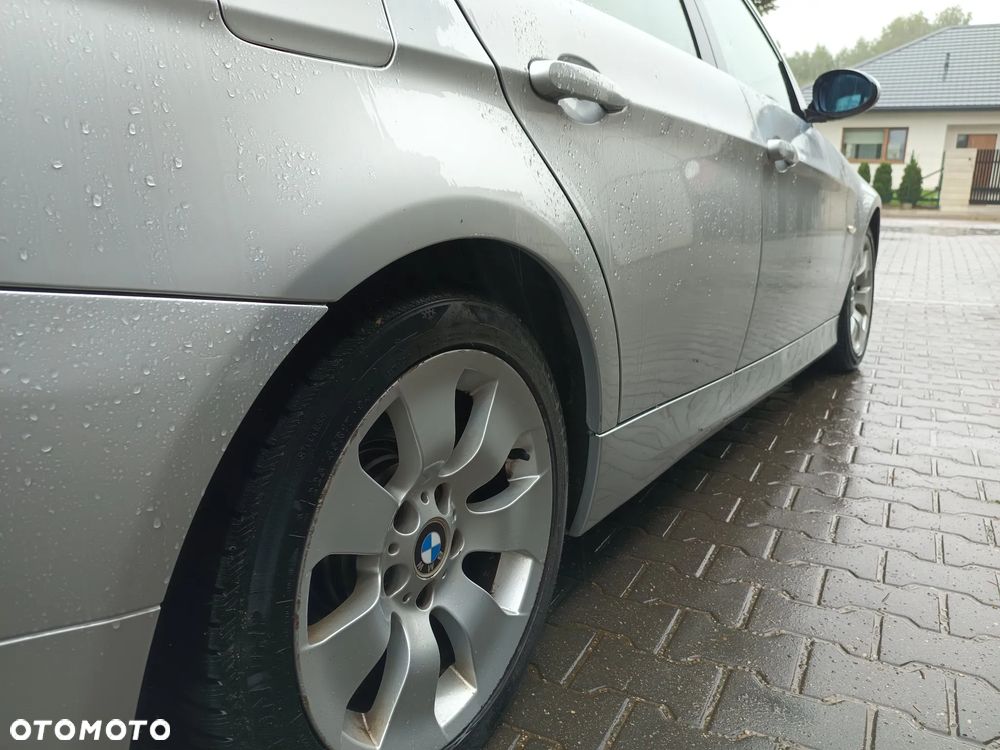 BMW Seria 3 330i - 11