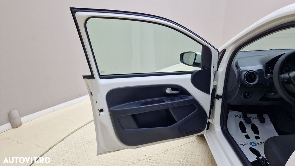 Volkswagen up! - 10
