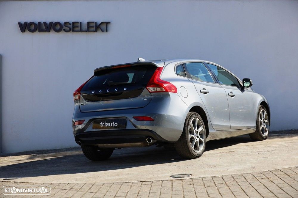 Volvo V40 1.5 T3 Sport Edition Plus Geartronic - 24