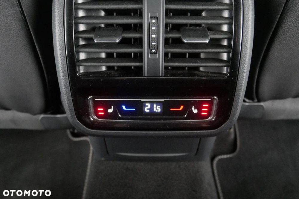 Volkswagen Arteon 2.0 TSI R-Line DSG - 25