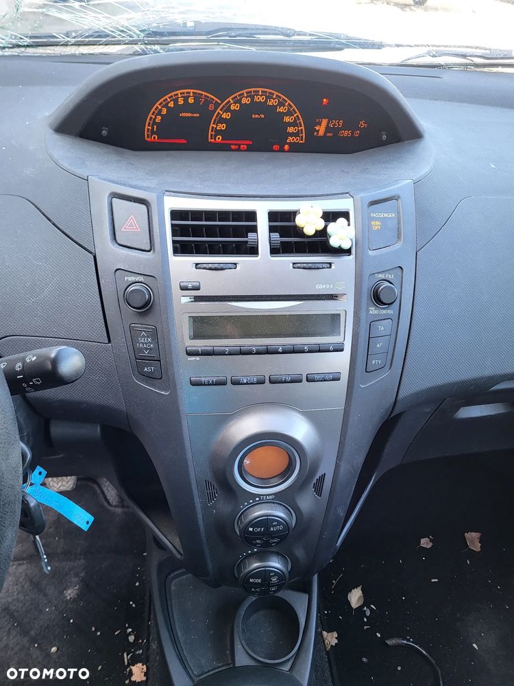 Toyota Yaris 1.0 VVT-i Cool Edition - 11