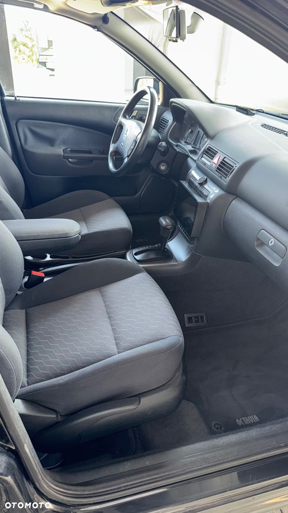 Skoda Octavia 1.8T Celebrate - 7