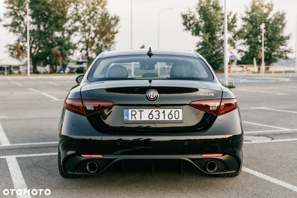 Alfa Romeo Giulia 2.0 Turbo 16V AT8 Veloce - 6