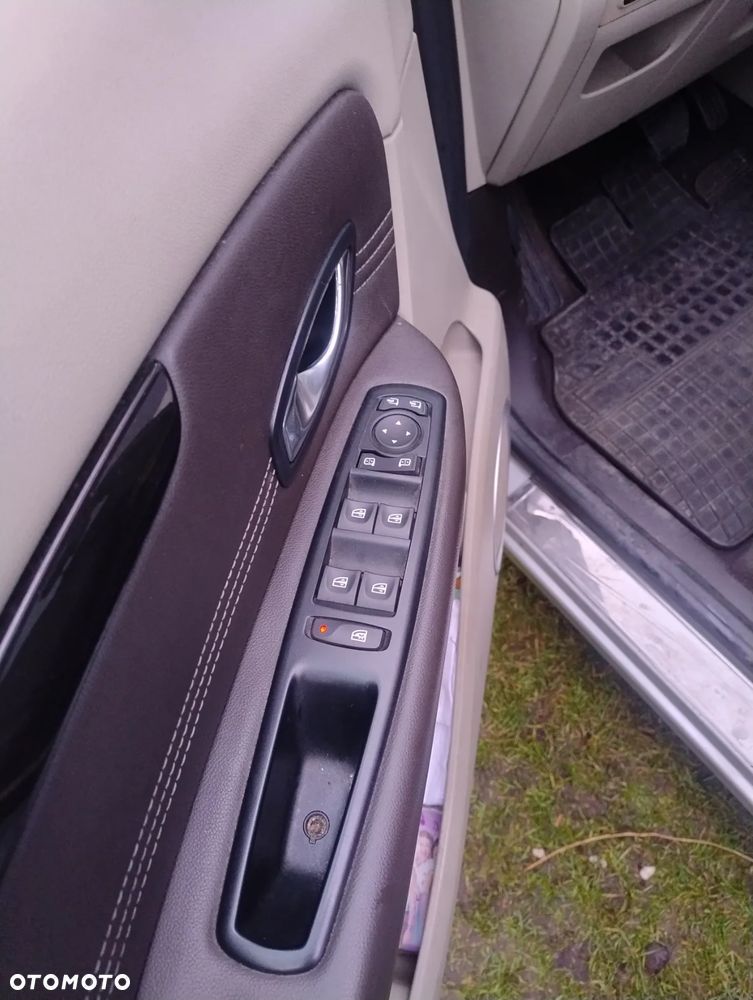 Renault Grand Scenic dCi 150 Automatik Bose Edition - 13