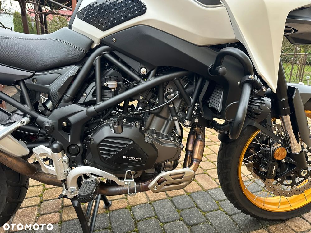 QJMOTOR SRT 550X - 16