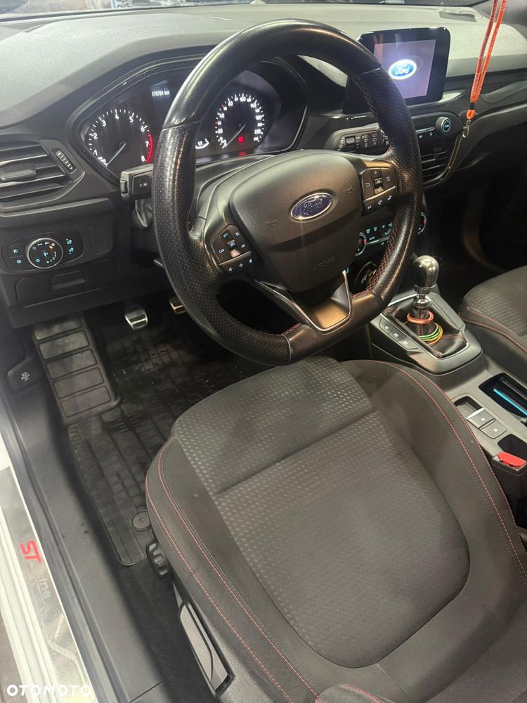 Ford Focus - 10