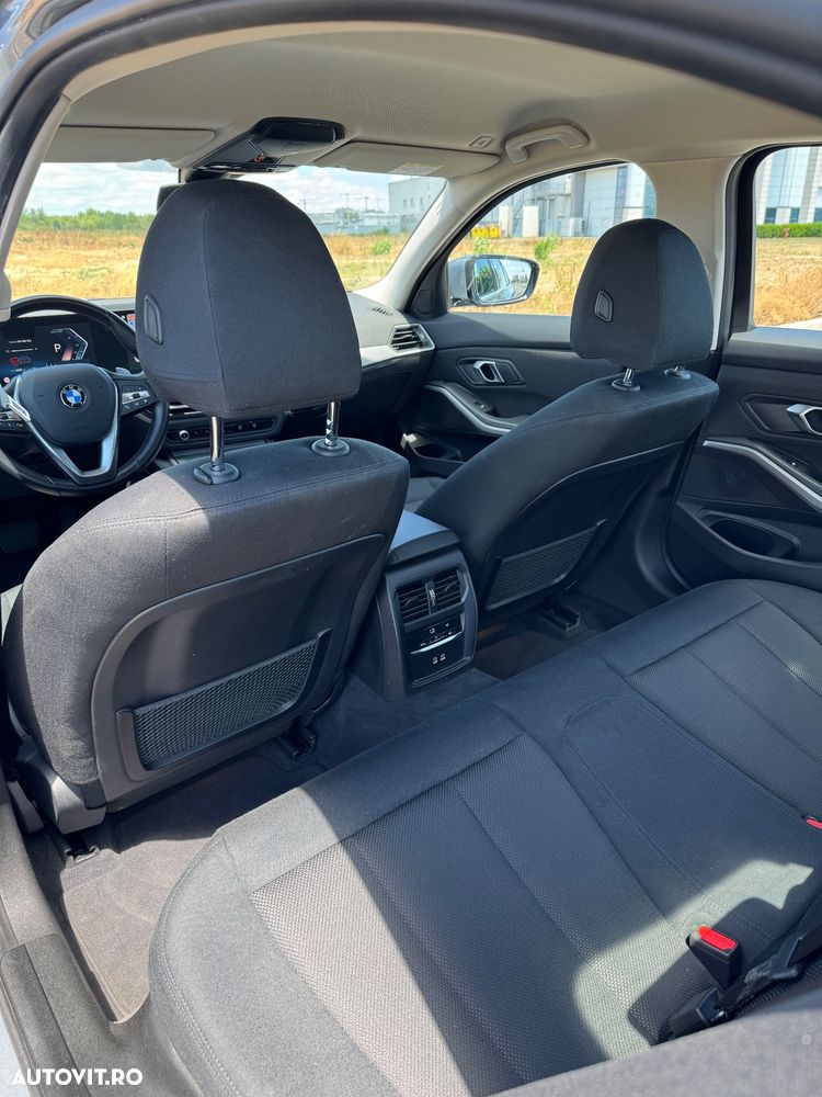 BMW Seria 3 320d Aut. - 14