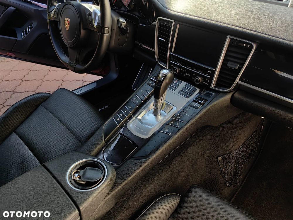 Porsche Panamera - 23