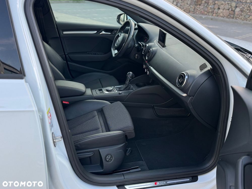Audi A3 Sportback 2.0 TDI S tronic S line Sportpaket - 8