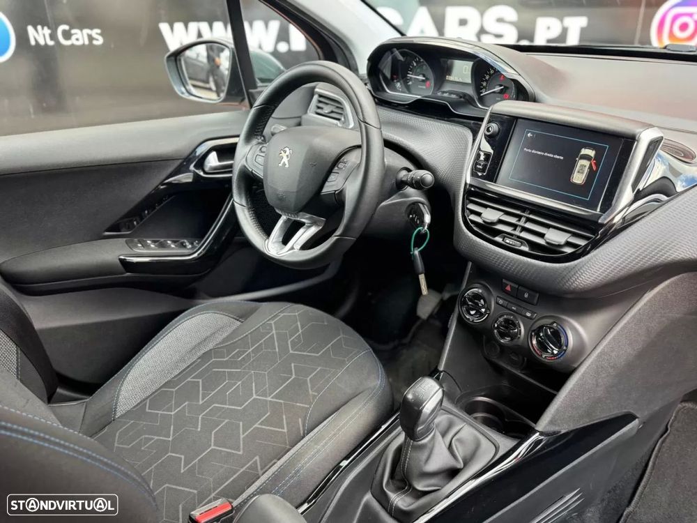 Peugeot 2008 1.2 PureTech Signature - 14