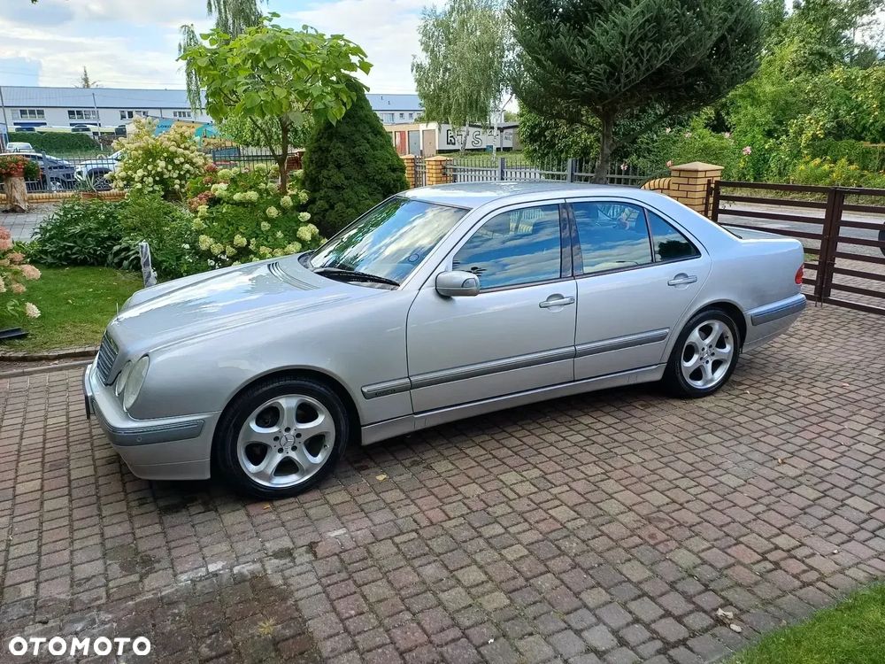 Mercedes-Benz Klasa E - 2