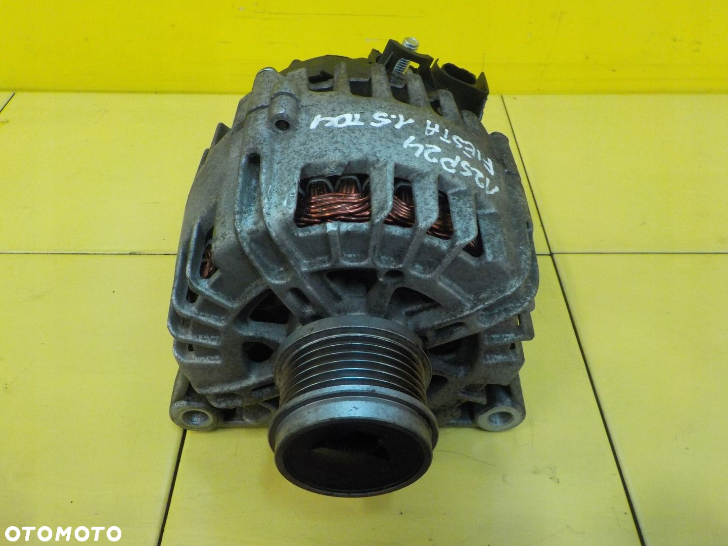 FIESTA MK7 B-MAX 1.5 TDCI 15r 75KM UGJC alternator - 2