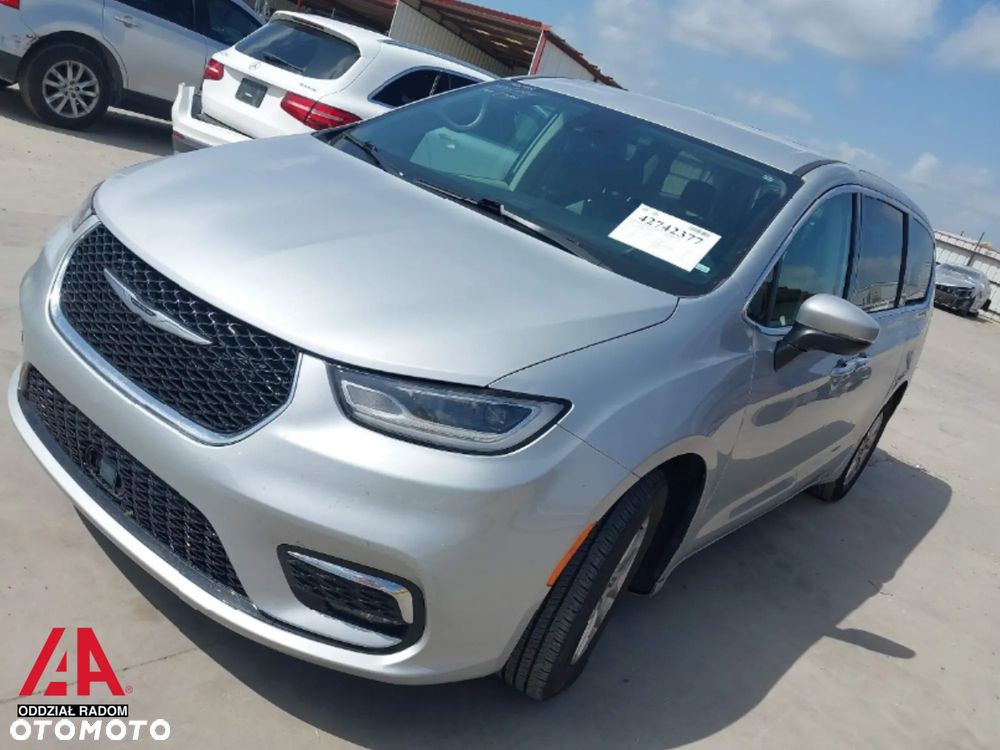 Chrysler Pacifica - 16