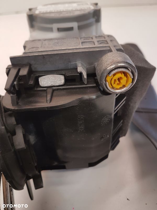 PAS BEZPIECZEŃSTWA PRAWY P AUDI A6 C7 4G8857706D - 2