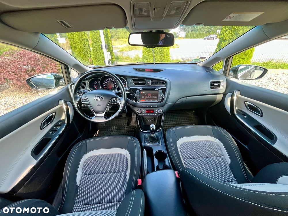 Kia Ceed 1.6 GDI ISG Platinum Edition - 15