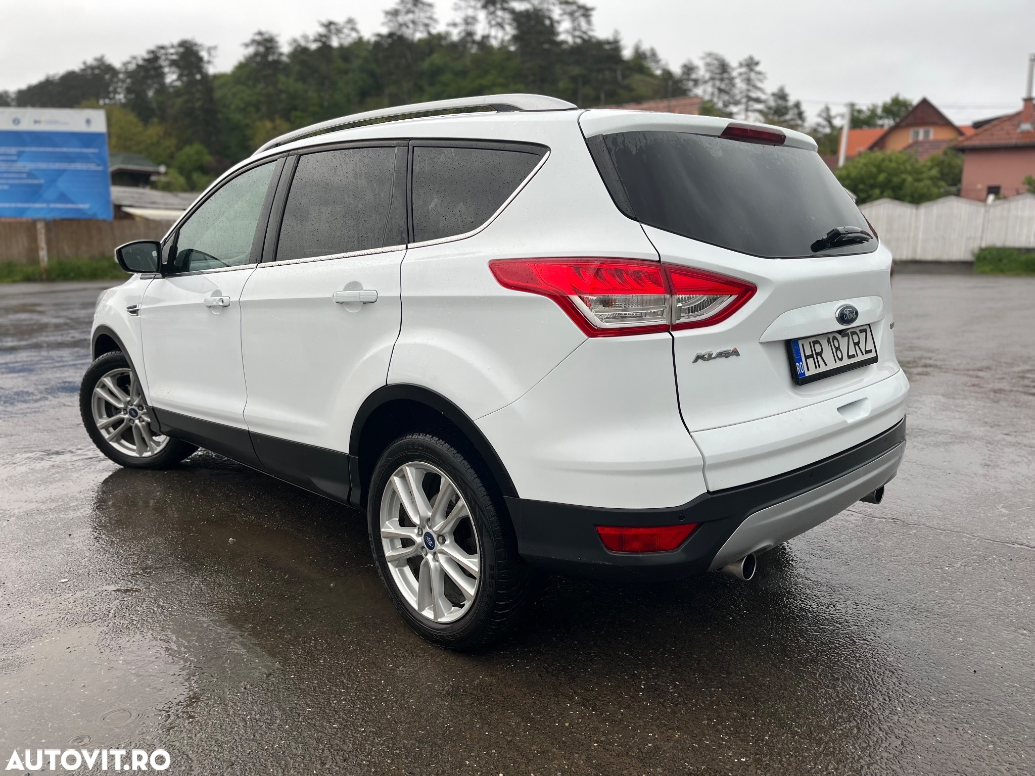 Ford Kuga - 8