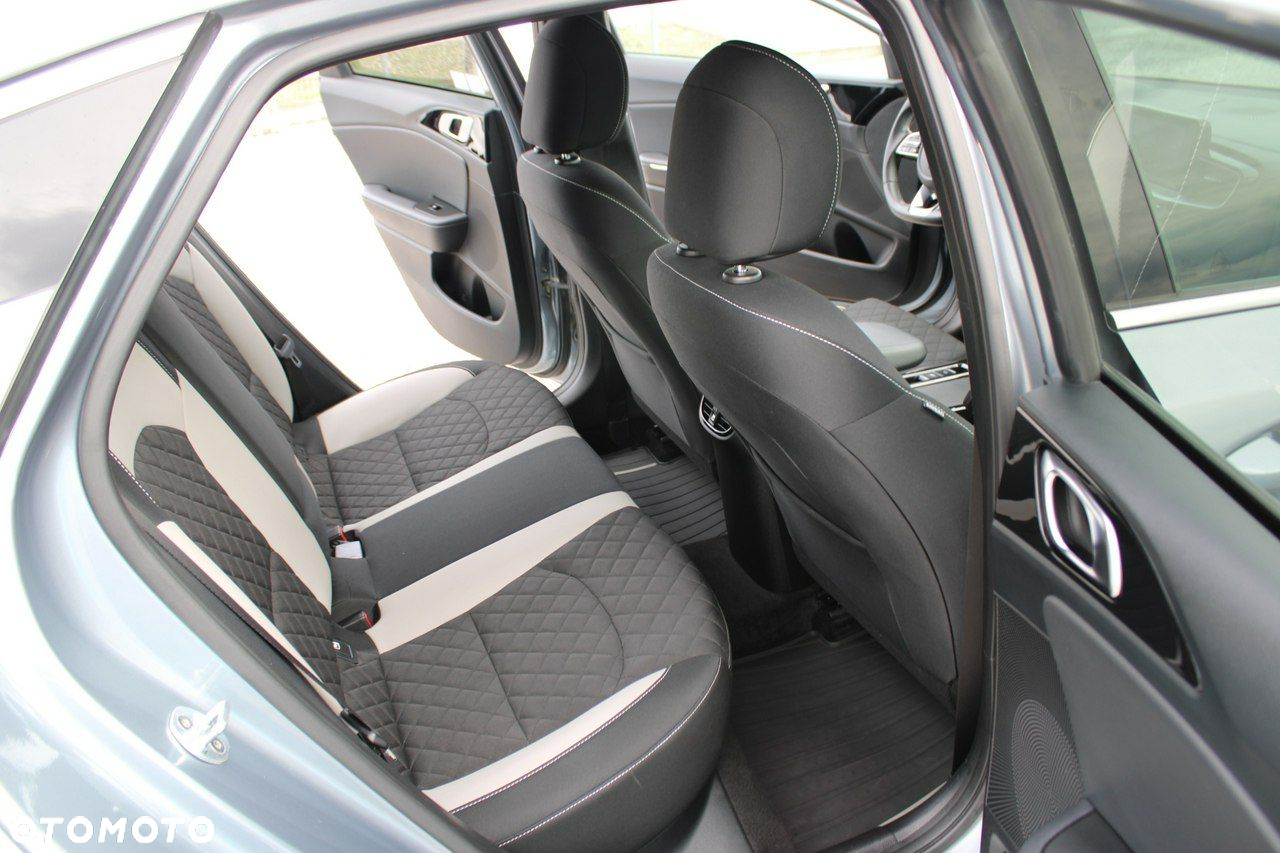 Kia ProCeed - 31