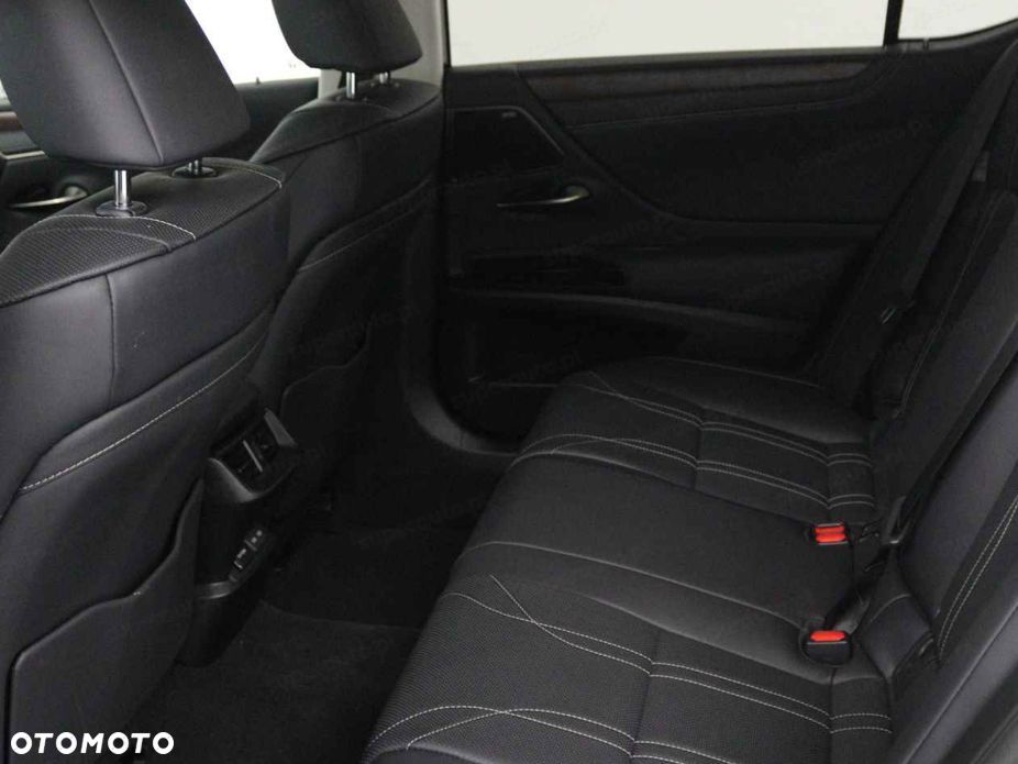 Lexus ES - 14