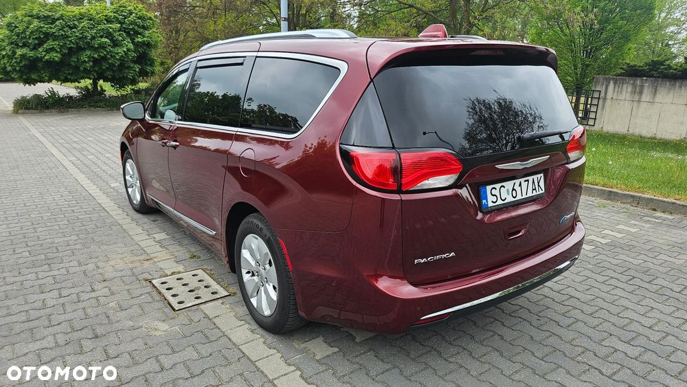Chrysler Pacifica - 5