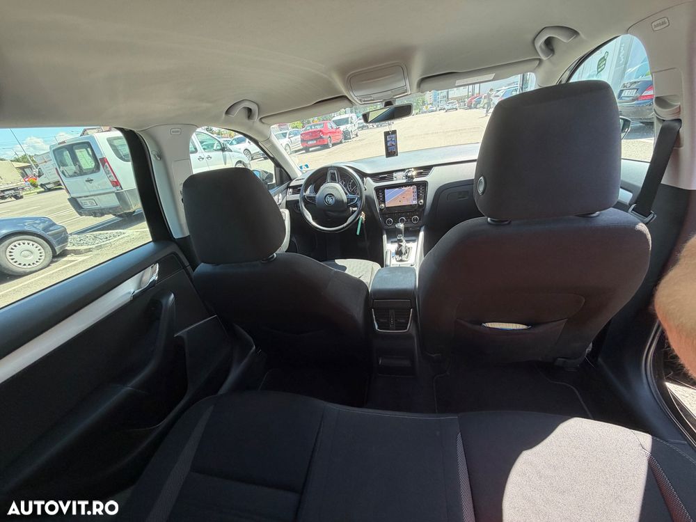 Skoda Octavia 1.6 TDI DSG Style - 17