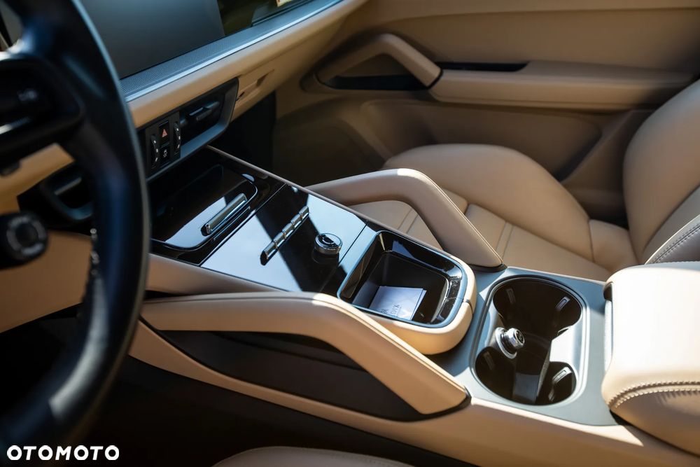 Porsche Cayenne - 19