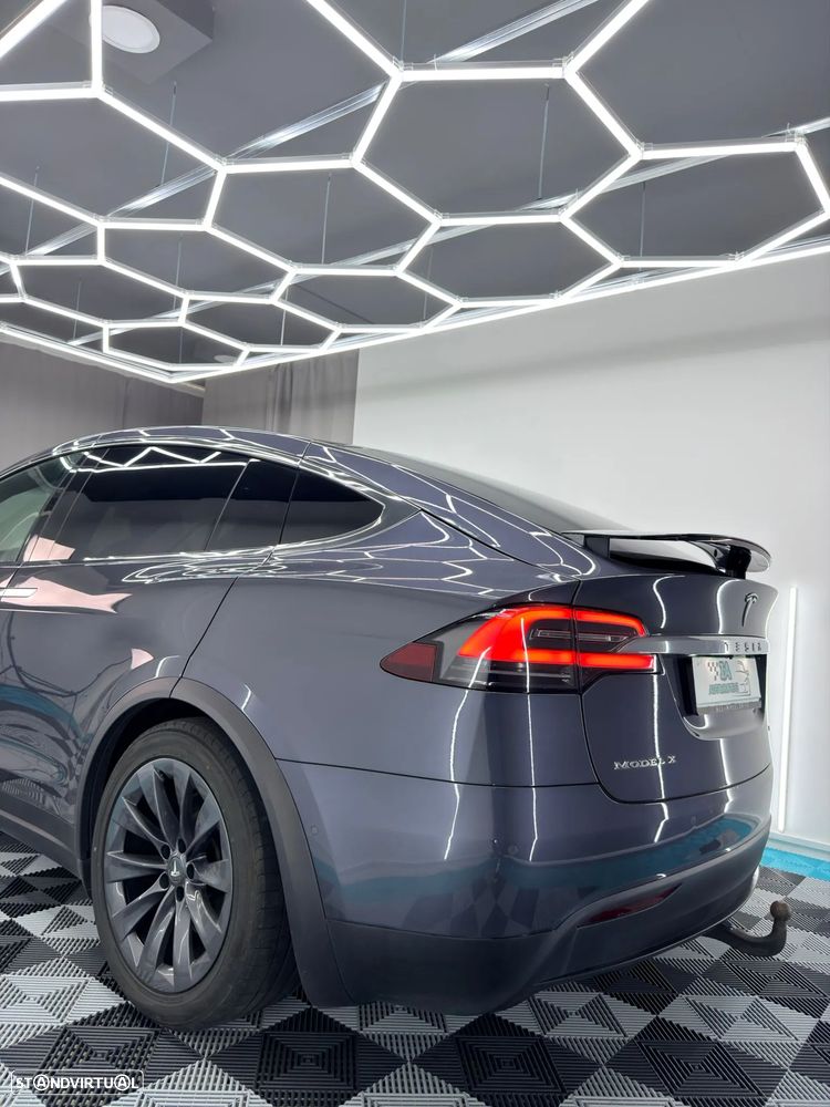 Tesla Model X 100D - 6