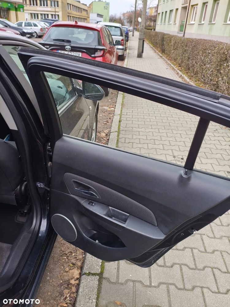 Chevrolet Cruze 1.8 LT - 18