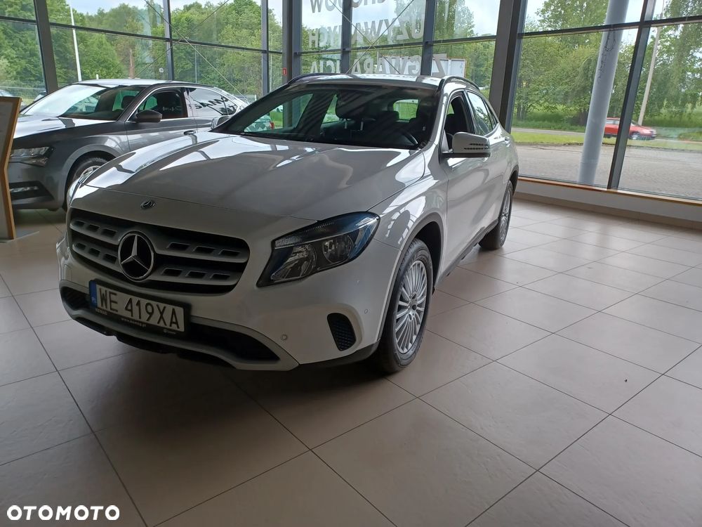 Mercedes-Benz GLA 200 7G-DCT - 3