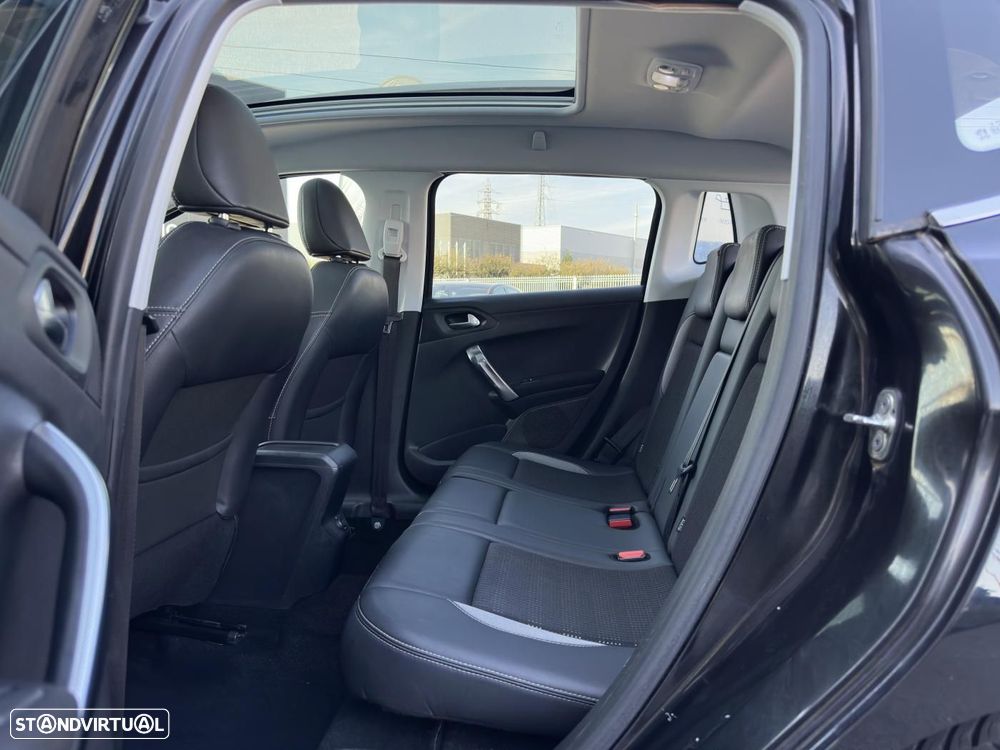 Peugeot 2008 1.6 e-HDi Allure - 25