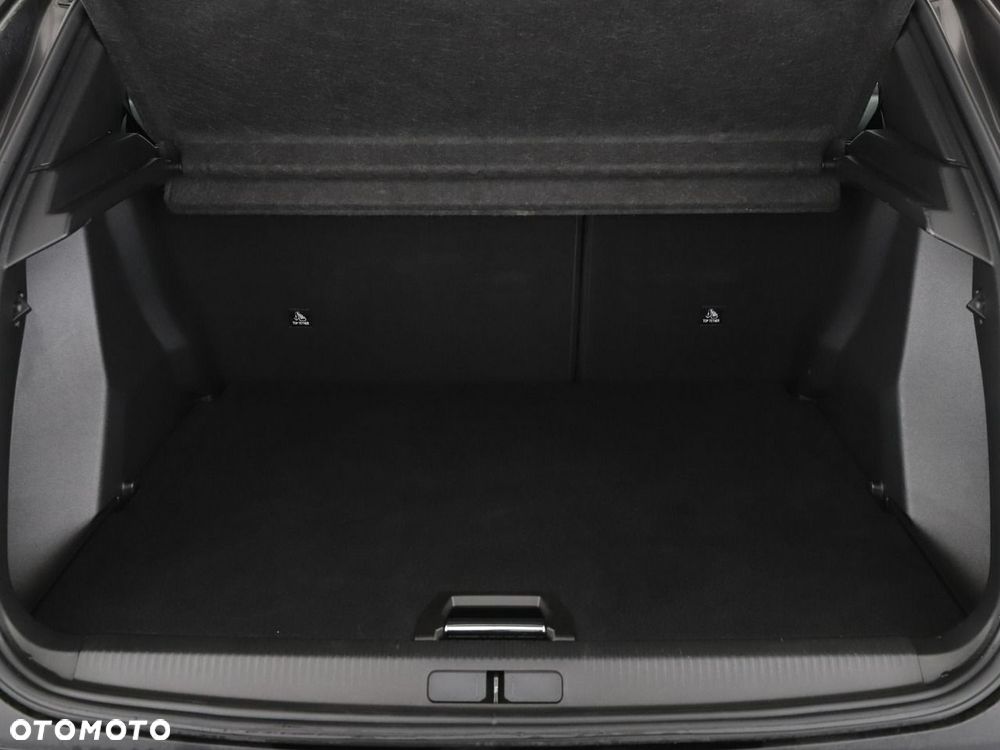 Peugeot 2008 1.5 BlueHDi Allure S&S EAT8 - 21