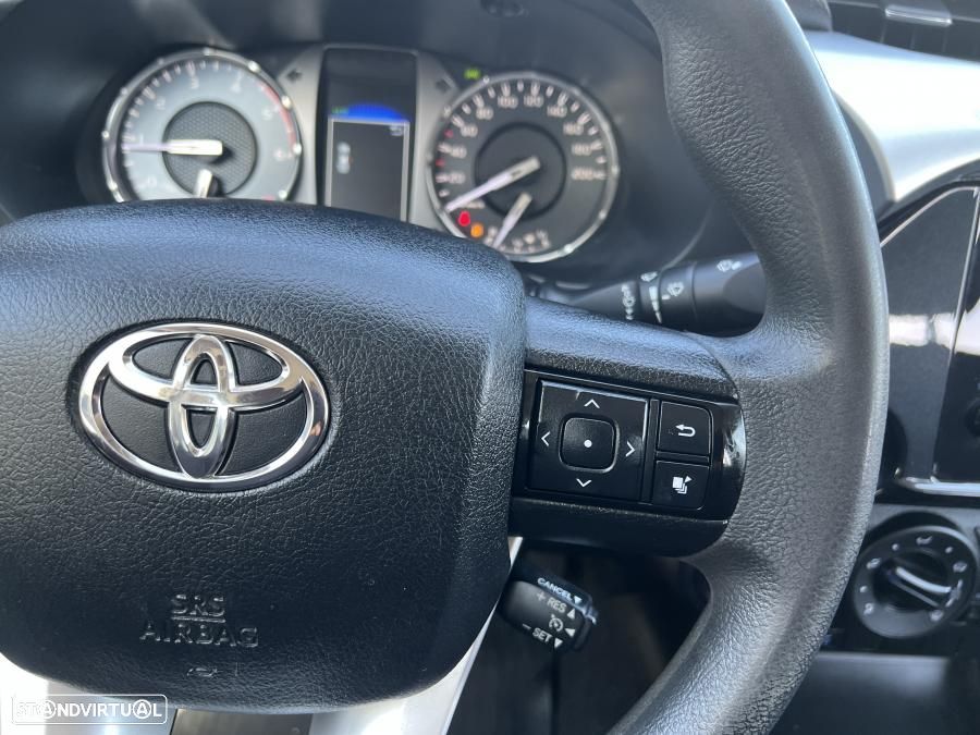 Toyota Hilux 2.4 D-4D 4WD CD CM - 29