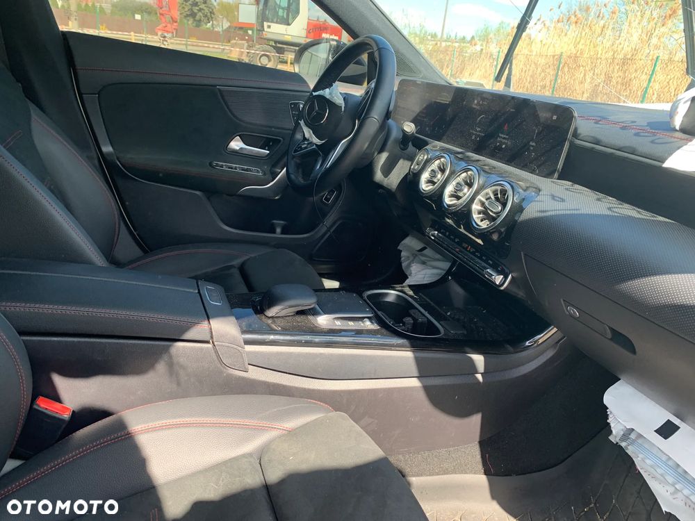 Mercedes-Benz CLA 250 4-Matic 7G-DCT - 16